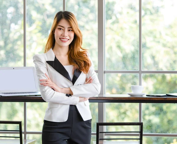 Asian Young Happy Cheerful Beautiful Millennial Professional Successful Female Businesswoman —  Fotos de Stock