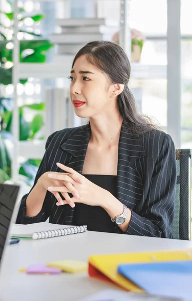 Asian Happy Cheerful Professional Successful Female Businesswoman Employee Formal Suit — Fotografia de Stock