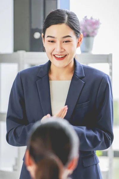 Closeup Shot Asian Pretty Happy Cheerful Female Businesswoman Intern Trainee — 图库照片