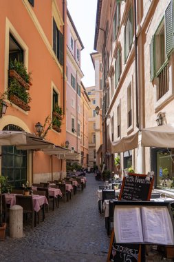 Via della Paste, Roma, İtalya 'daki gibi dar teraslı sokaklar.