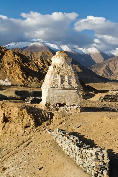 Buddhist stupas near the Shey monastery against the Himalayas mo — Stock Photo, Image