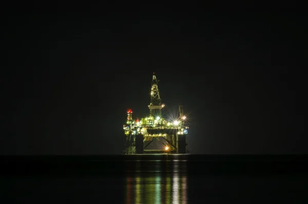 Oil drilling platform — Stock Photo, Image