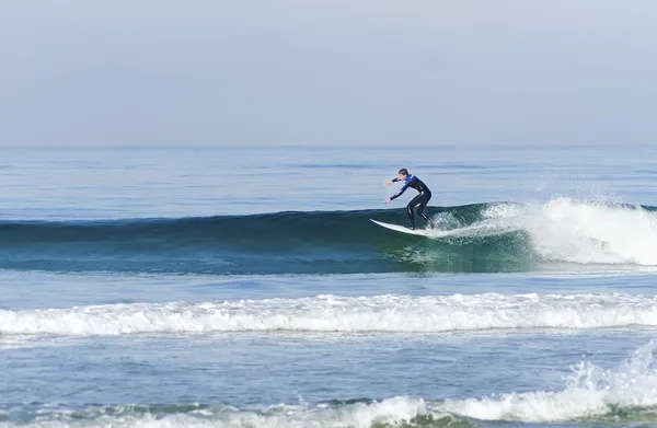 Surfer, Pacific beach, San Diego, California — Stock Photo, Image