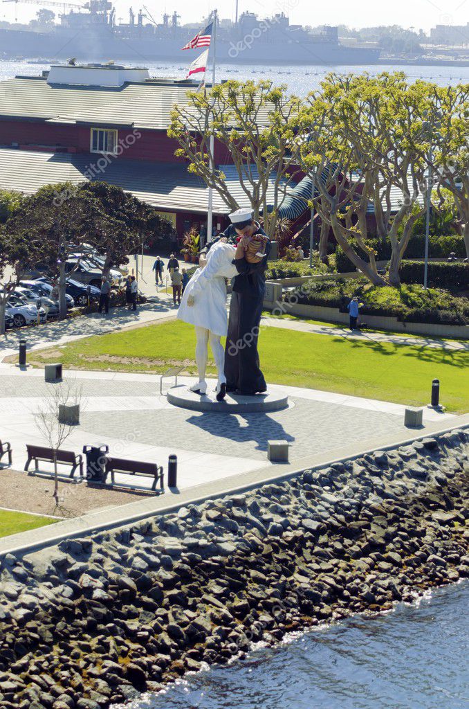 The scupture of unconditional surrender in San Diego, California, United States of America, based on the photograph by Alfred Eisenstaedt, of a sailor kissing a nurse after the end of war world II.