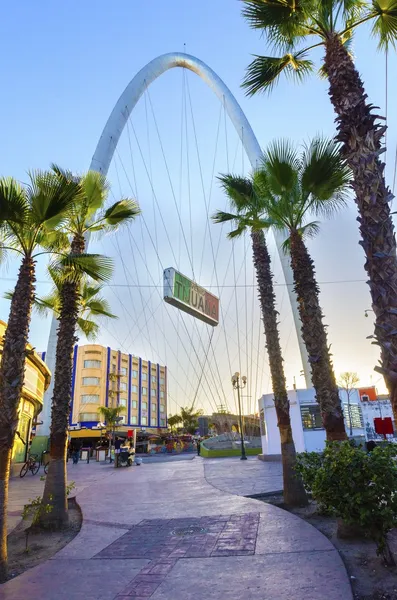 Monumentalny łuk, tijuana, Meksyk — Zdjęcie stockowe