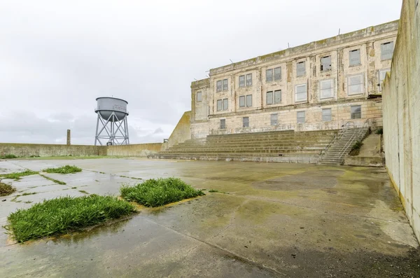 Alcatraz erholungshof, san francisco, kalifornien — Stockfoto