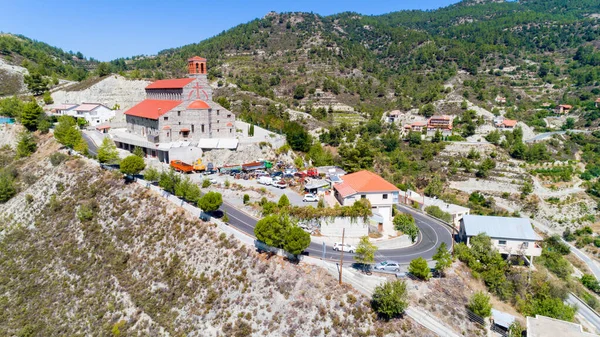 Vista Aérea Iglesia Agios Arsenios Pueblo Kyperounda Limassol Chipre Monumento —  Fotos de Stock