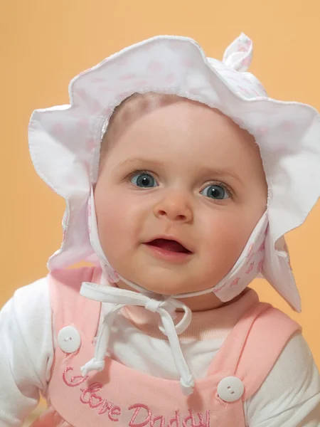 Studio portret zes maanden oude baby — Stockfoto