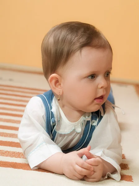Studio porträtt sex månader gammal baby — Stockfoto