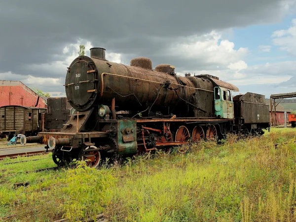 Parní lokomotiva s nevyžádanou. — Stock fotografie