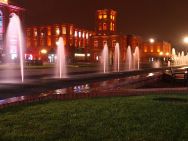 gece yüz fabrikası