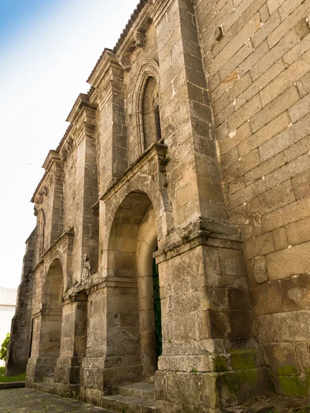圣塔克拉拉拉科鲁尼亚的中世纪修道院的外观 — 图库照片