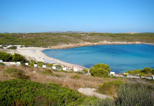 Plaży różowawy son saura w menorca — Zdjęcie stockowe