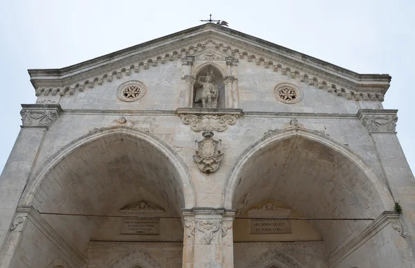 Helgedomen i monte sant'angelo — Stockfoto