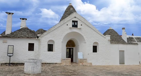 Trullo sovrano, Альберобелло — стокове фото