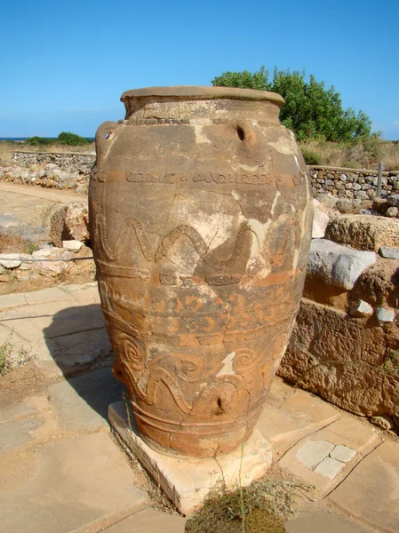 A Minoan amphora — Stock Photo, Image