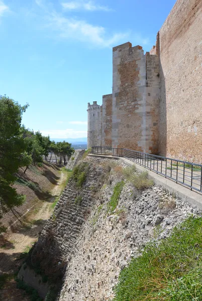 Burggraben rund um die Burg — Stockfoto