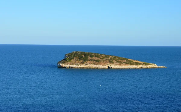 Gargano kıyısında küçük bir ada — Stok fotoğraf