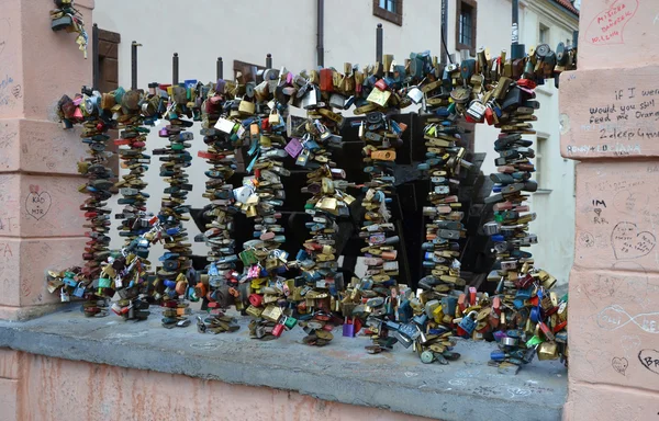 PRAGUE - FEB 23: Place of lovers in Prague — Stock Photo, Image