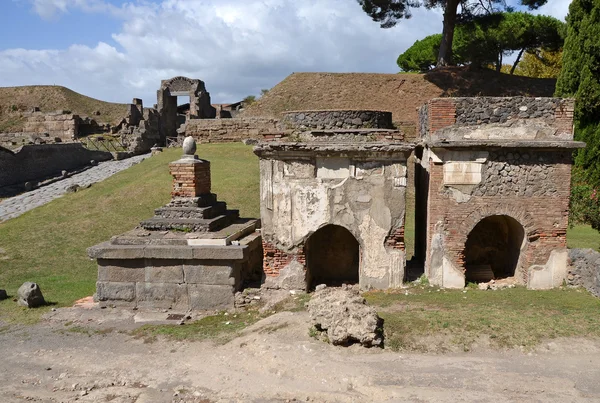 Two ancient tombs in Pompeii — Stock Photo, Image