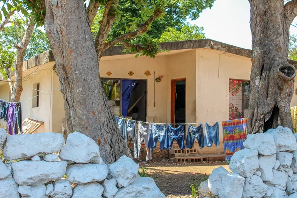 Typical ethnic minorities homes in the yucatan — Stock Photo, Image