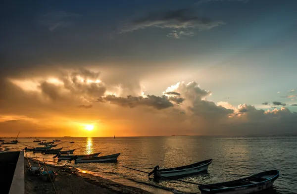 yucatan Yarımadası plaj gün batımında