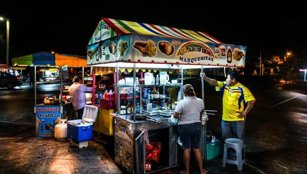 Merida, yucatan, Meksika: sokak snack satıcı — Stok fotoğraf