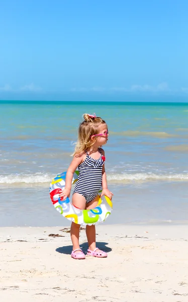 Kind am Strand — Stockfoto