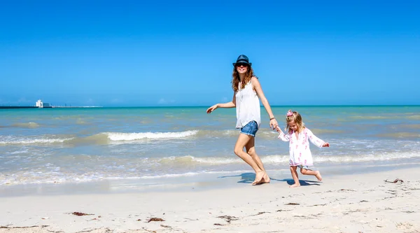 Mom daughter having a great time — Stock Photo, Image