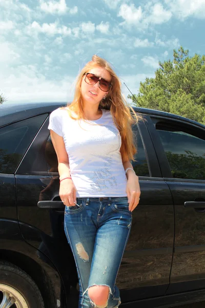 Girl and car — Stock Photo, Image