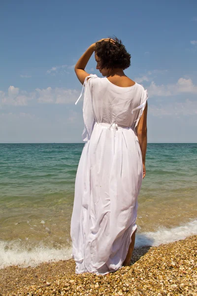 Woman in a white dress. — Stock Photo, Image