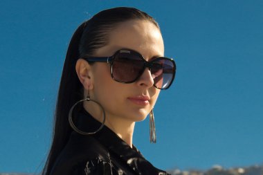 güneş gözlüğü güzel kız