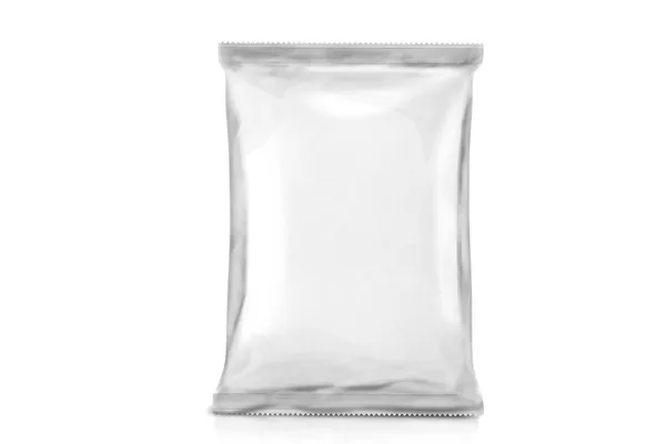 Csomagolás egy fehér üres zsák. fólia csomag. fém csomag. készen áll a design. elszigetelt fehér háttér felett Stock Kép