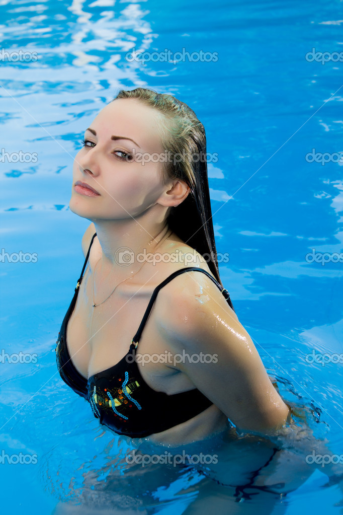 Hot Girls At Pool