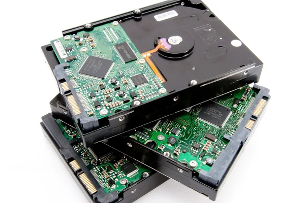 Bos van defecte computer harddrives met printplaat — Stockfoto