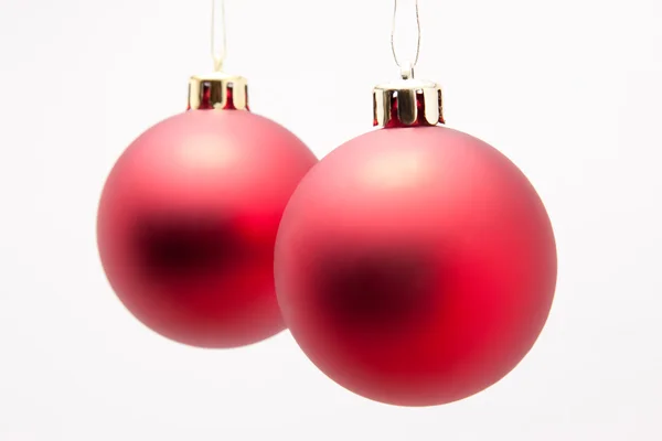 Palle di Natale rosse su sfondo bianco — Foto Stock