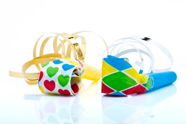 Borazanlar izole hava flamalar ile beyaz zemin üzerinde bir parti için