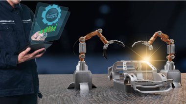 Asyalı Adam mekanik denetim otomobil üretim servisi. fabrika robotu hi tech robotik yapay kol kolu kontrol robotu otomobil teknolojisi için suni teknoloji cyborg 2022