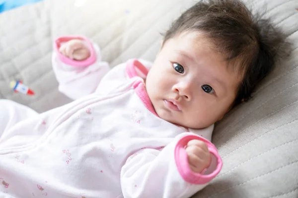 Asian Newborn Baby Kid Eye Contact Mom Cuteness Children Happy — Stock Photo, Image