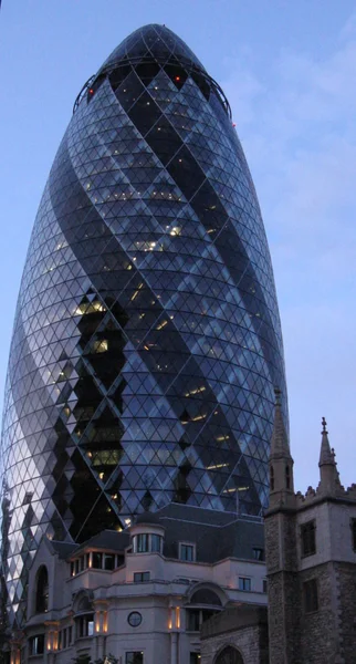 Яйцо небоскреба из огурца в Лондоне — стоковое фото