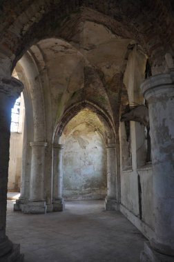  Ebedi Meryem Kilisesi 'nin Neo-Gotik Kilisesi Sorotsk köyüne yardım edin.