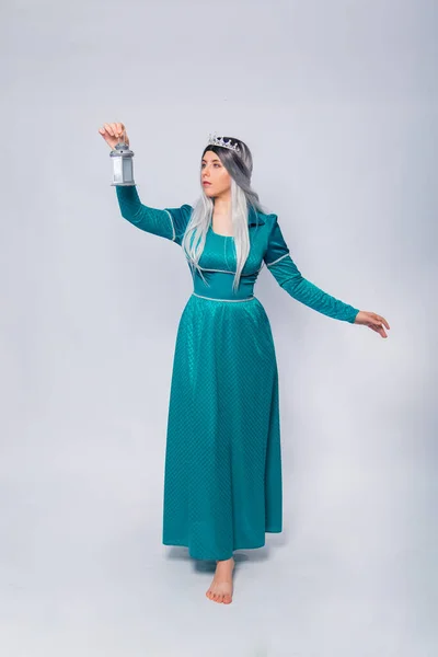 Retrato Comprimento Total Uma Princesa Medieval Fantasia Vestido Turquesa Com — Fotografia de Stock