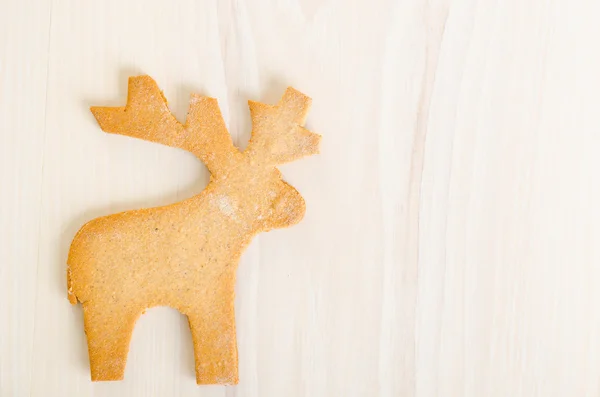 Рождественское печенье в форме оленя — стоковое фото