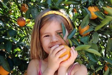 Kız orange Grove