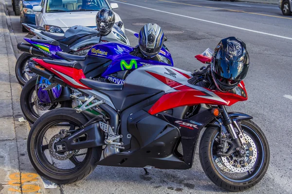 Tři motocykly zaparkoval — Stock fotografie
