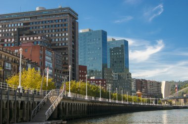 bilbao Nehri boyunca binalar
