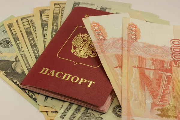 Rublos y pasaporte — Foto de Stock