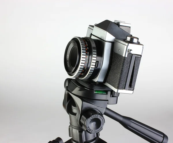 Camera op een witte achtergrond — Stockfoto