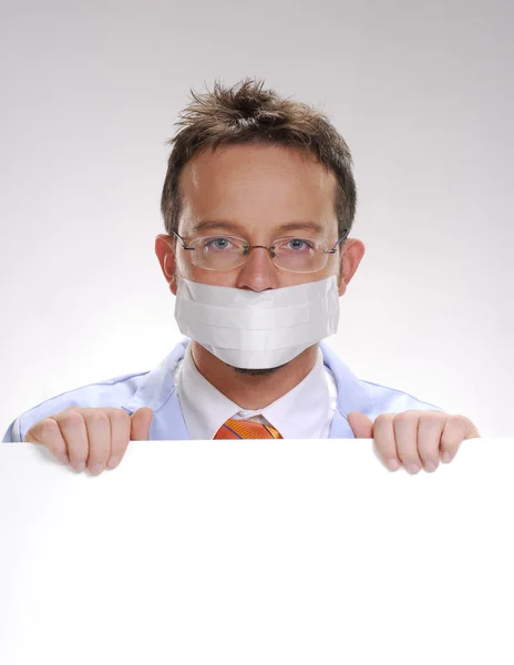 Cientista segurando um cartão branco. Médico segurando um cartão branco . — Fotografia de Stock