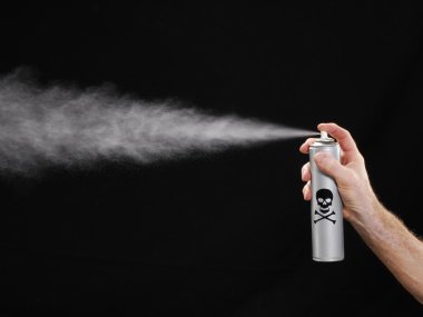 toksik aerosol püskürtme.